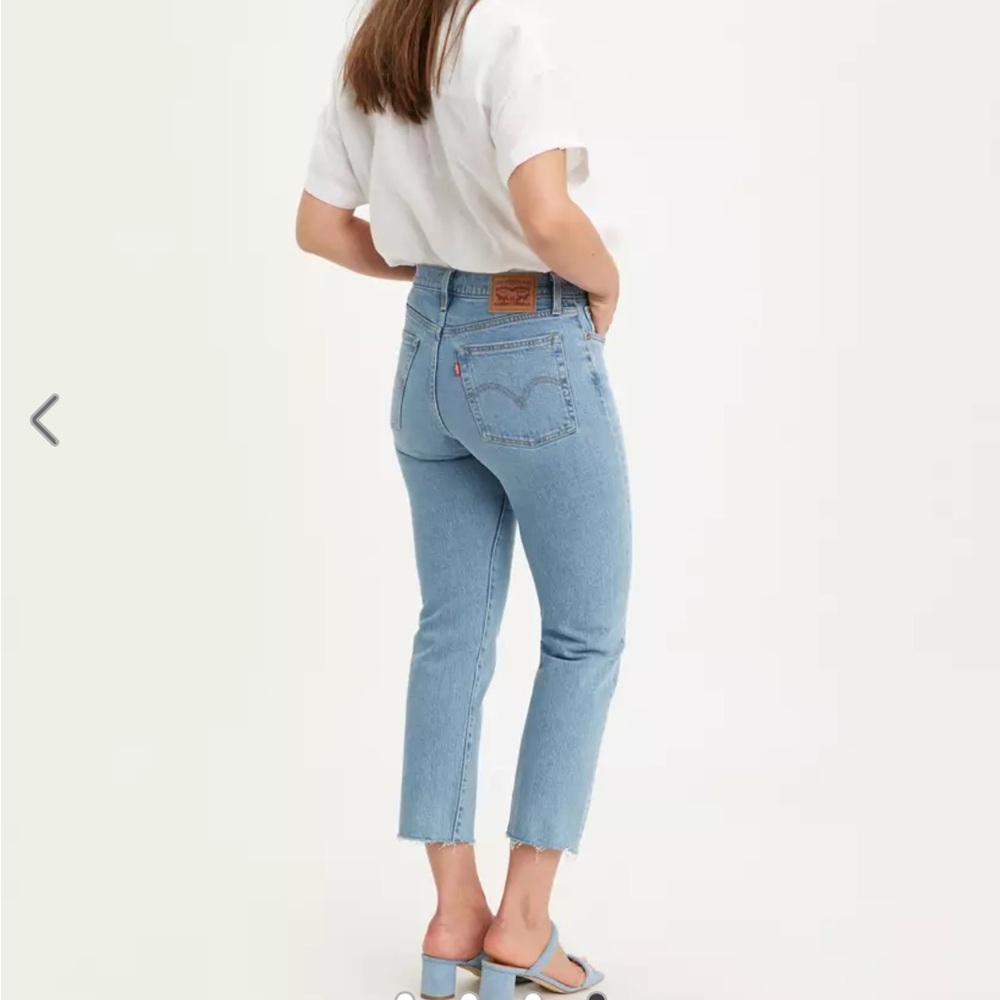 Levi’s wedgie straight 24 LIKE NEW